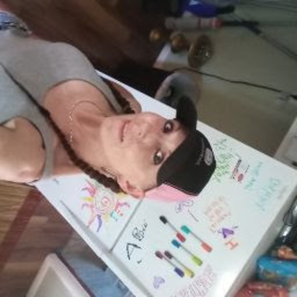 Meet your Posher, Heather - Picture 1 of 1